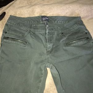 Super cute, hunter green pants